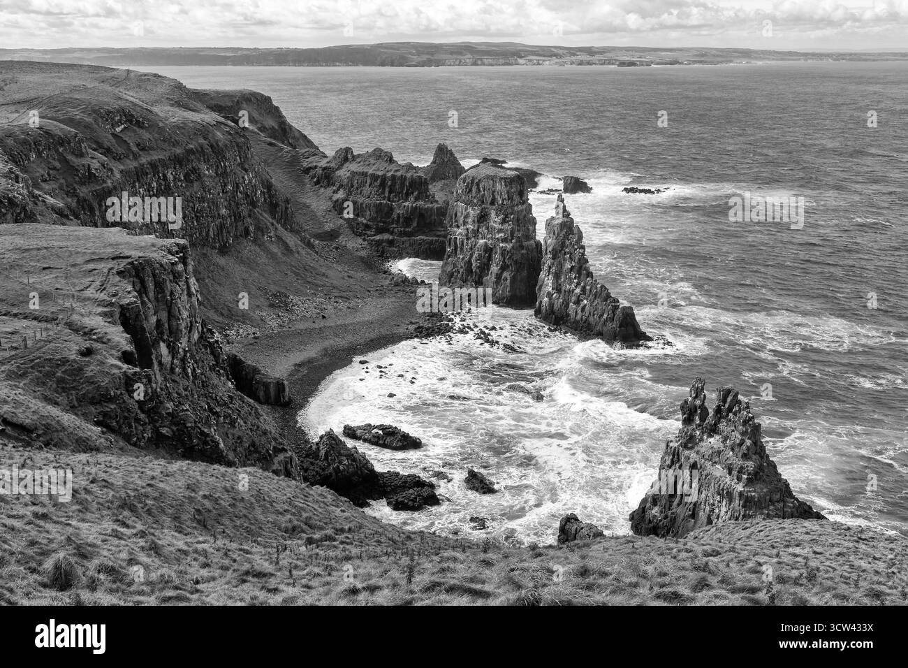 Cliffs, Rathlin West Lighthouse, Rathlin Island, County Antrim, Nordirland, Vereinigtes Königreich Stockfoto