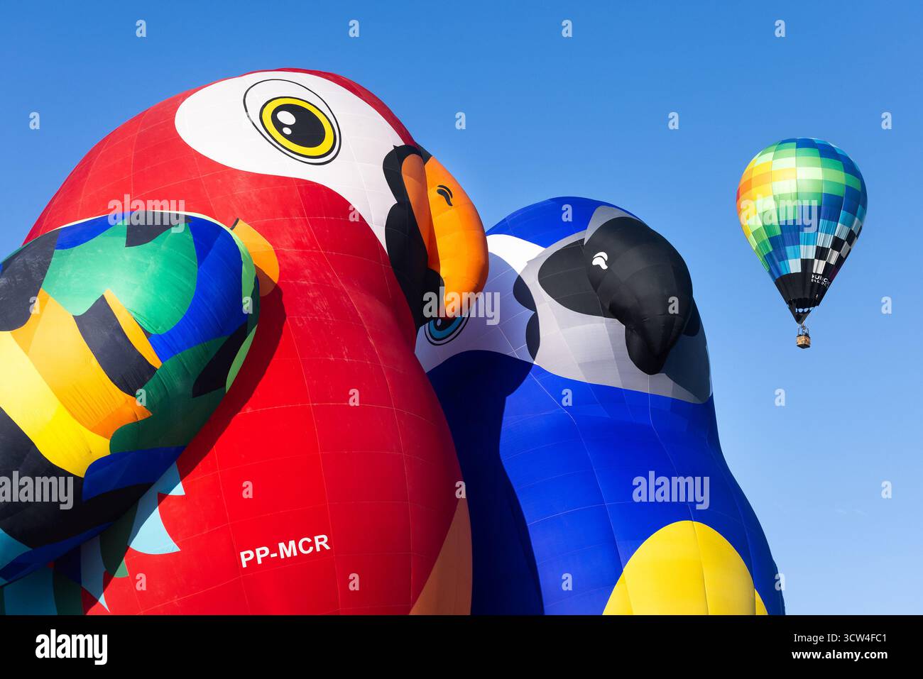 Albuquerque, USA. Oktober 2025 das Special Shapes Rodeo findet beim 53. Albuquerque Balloon Festival in Albuquerque, USA statt. Quelle: Mark Passmore/ Alamy Live News Stockfoto