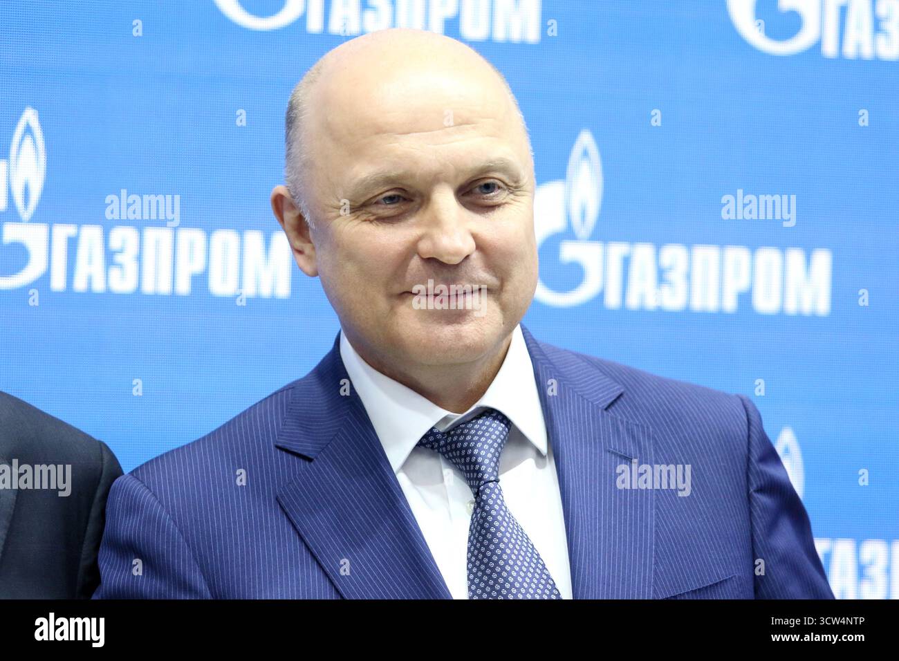 Sankt Petersburg, Russland. Oktober 2025. Oleg Aksyutin, stellvertretender Vorsitzender des Verwaltungsrats, Leiter der Abteilung für fortgeschrittene Entwicklung, Gazprom nimmt am St. Petersburg International Gas Forum auf dem Expoforum Teil. Quelle: SOPA Images Limited/Alamy Live News Stockfoto