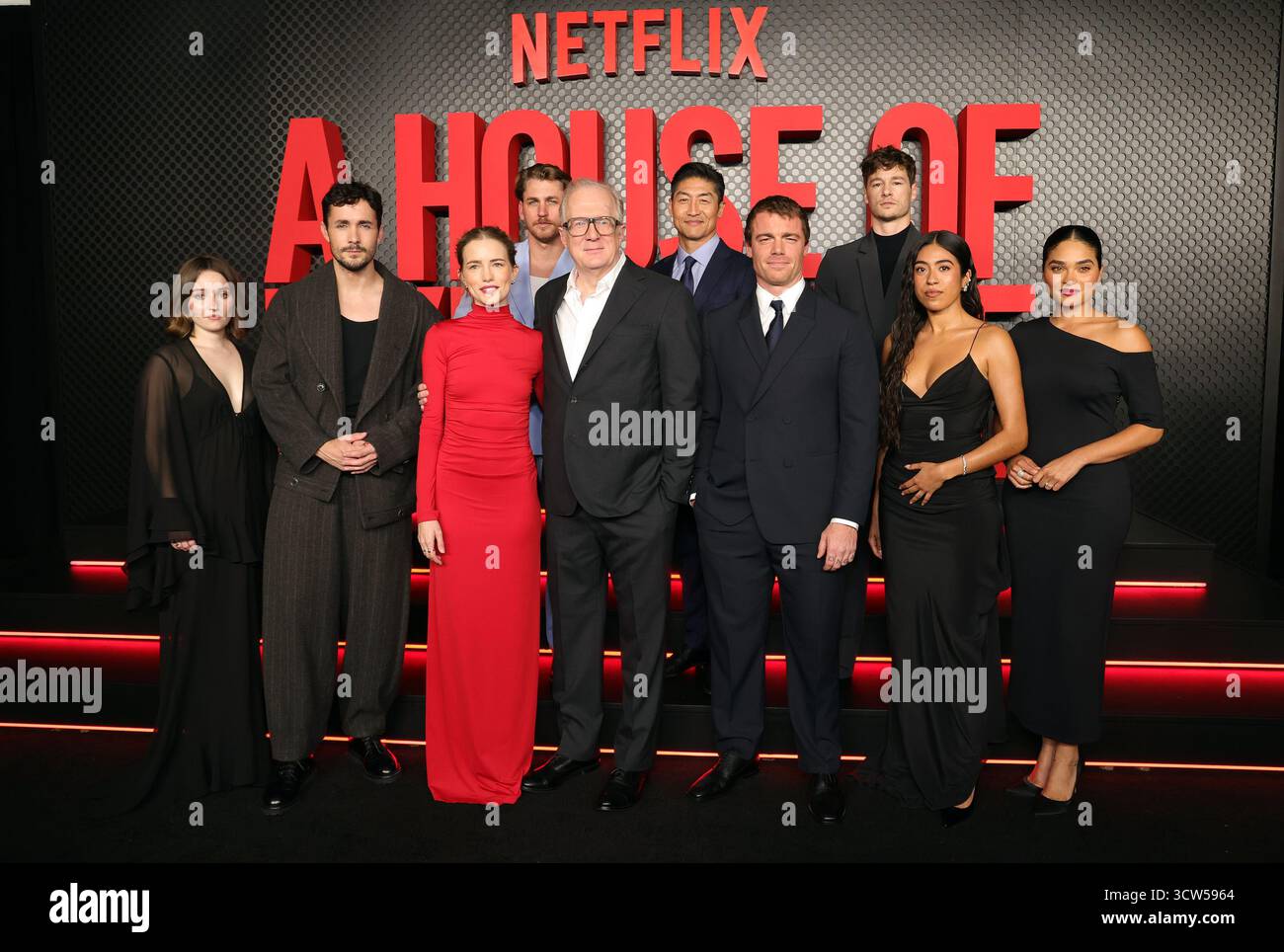 9. Oktober 2025 - Los Angeles, Kalifornien - Kaitlyn Dever, Jonah Hauer-King, Willa Fitzgerald, Tracy Letts, Gabriel Basso, Aminah Nieves, Brittany O'Grady, Brett Tomberlin, Brian Tee und Kyle Allen. Los Angeles Special Film Screening von A House of Dynamite im Egyptian Theatre. (Kreditbild: © AdMedia via ZUMA Press Wire) NUR REDAKTIONELLE VERWENDUNG! Nicht für kommerzielle ZWECKE! Stockfoto