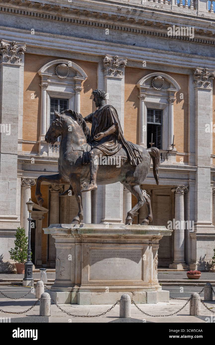 Reiterstatue des Marcus Aurelius auf dem Kapitol, Piazza del Campidoglio, Rom, Italien Stockfoto