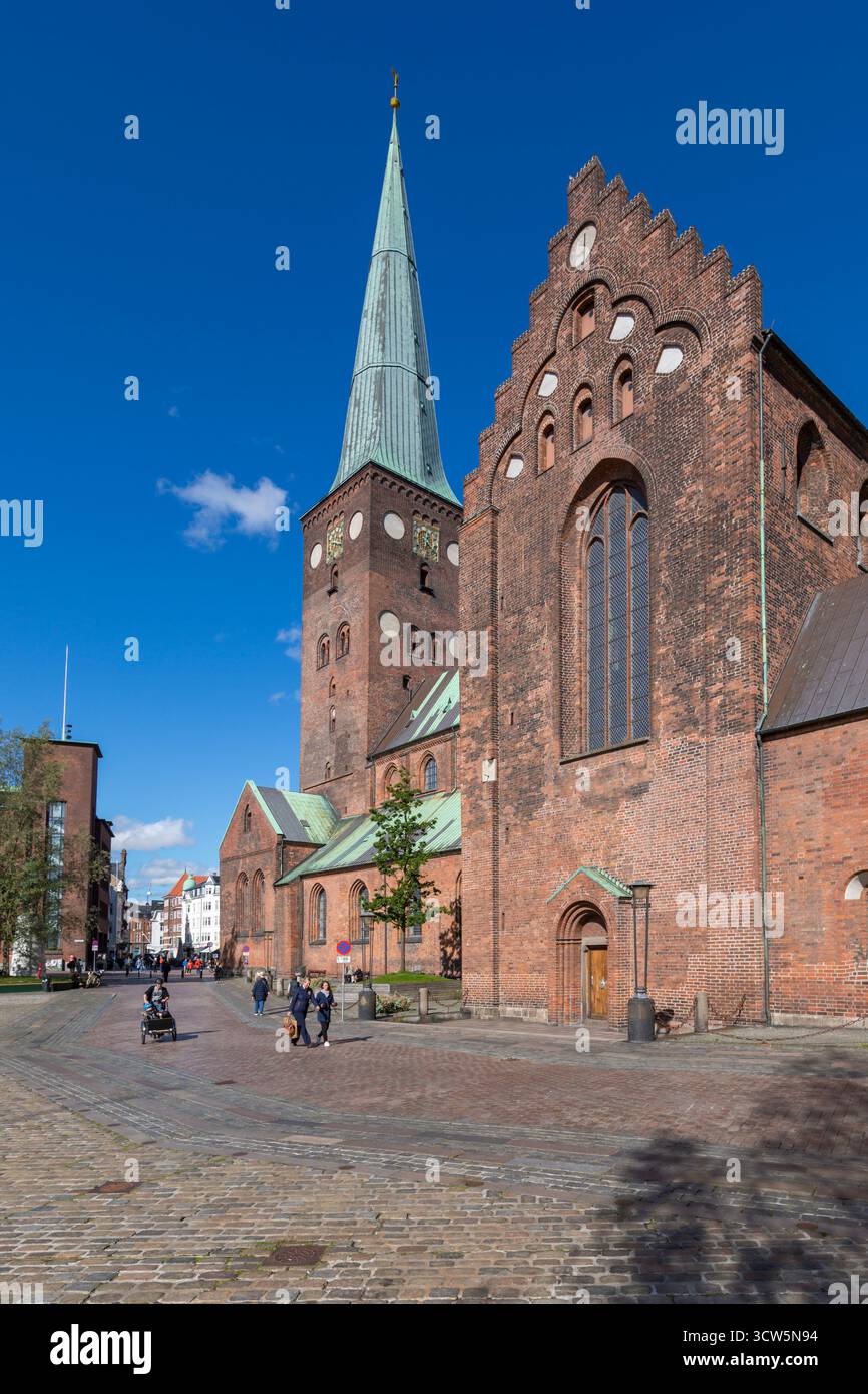 Aarhus, Dänemark – 23. September 2025: Kirche Sanct Clement oder Aarhus Domkirke, Kathedrale in Denmarks zweitgrößte Stadt aus dem 12. Jahrhundert Stockfoto