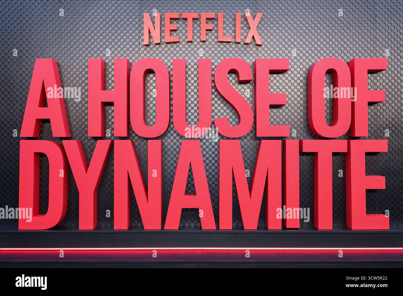 Hollywood, Usa. Oktober 2025. HOLLYWOOD, LOS ANGELES, KALIFORNIEN, USA - OKTOBER 09: A General View of Atmosphere bei der Los Angeles Special Screening von Netflix's A House of Dynamite am 9. Oktober 2025 im Egyptian Theatre Hollywood in Hollywood, Los Angeles, Kalifornien, USA. (Foto: Xavier Collin/Image Press Agency) Credit: Image Press Agency/Alamy Live News Stockfoto