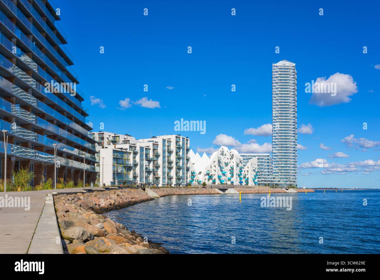 Malerischer Blick auf die Uferpromenade von Aarhus Ø, dem neuen Viertel im ehemaligen Hafen Stockfoto