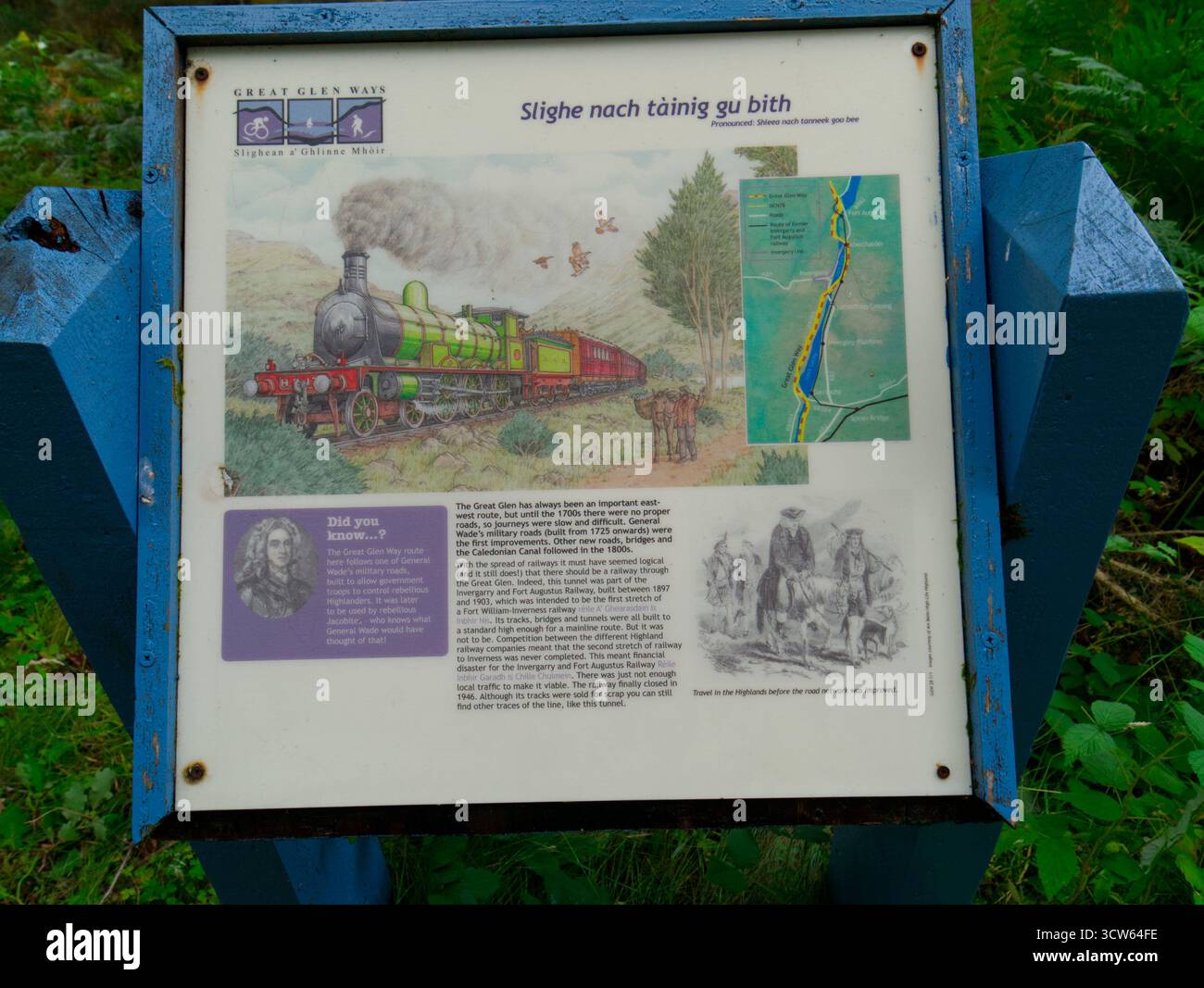 Informationstafel über die alte Bahnstrecke von Fort William nach Invergarry, Highland Schottland Stockfoto