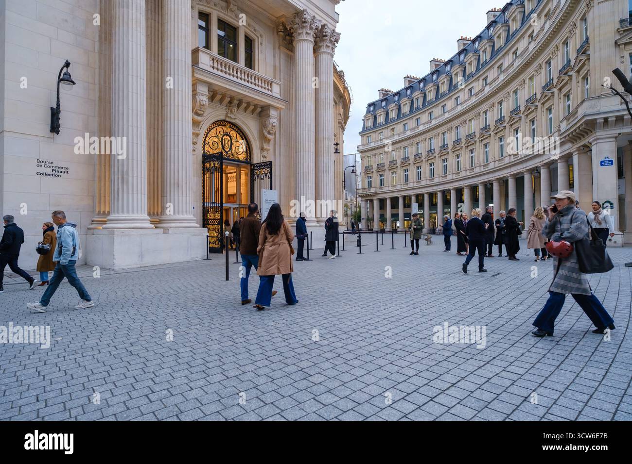Paris, Frankreich - 6. Oktober 2025 : Blick auf die Börse, das Gebäude der Warenbörse in Paris Frankreich Stockfoto