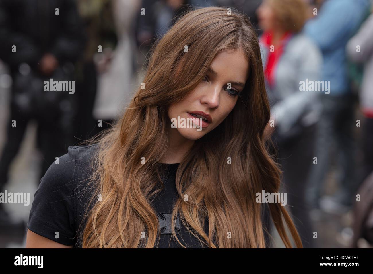 Barbara Palvin bei Vetements for Paris Fashion Week Damenbekleidung Sommer/Frühling 2026 Stockfoto