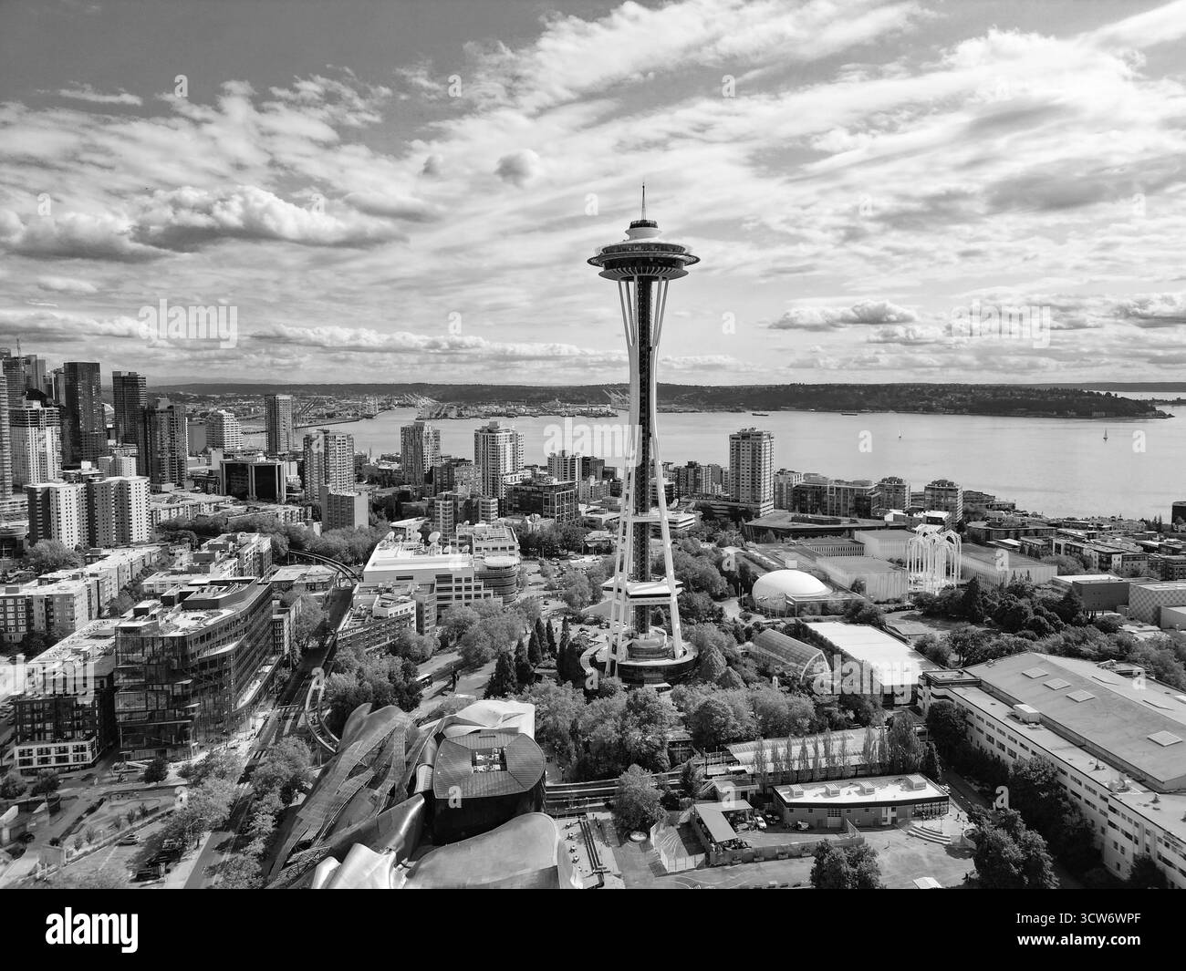 Seattle, Washington, USA, 25. Juli 2024: Architecture of Aerial Space Needle. Aus der Vogelperspektive von Seattle mit Space Needle Tower. Seattle Stockfoto