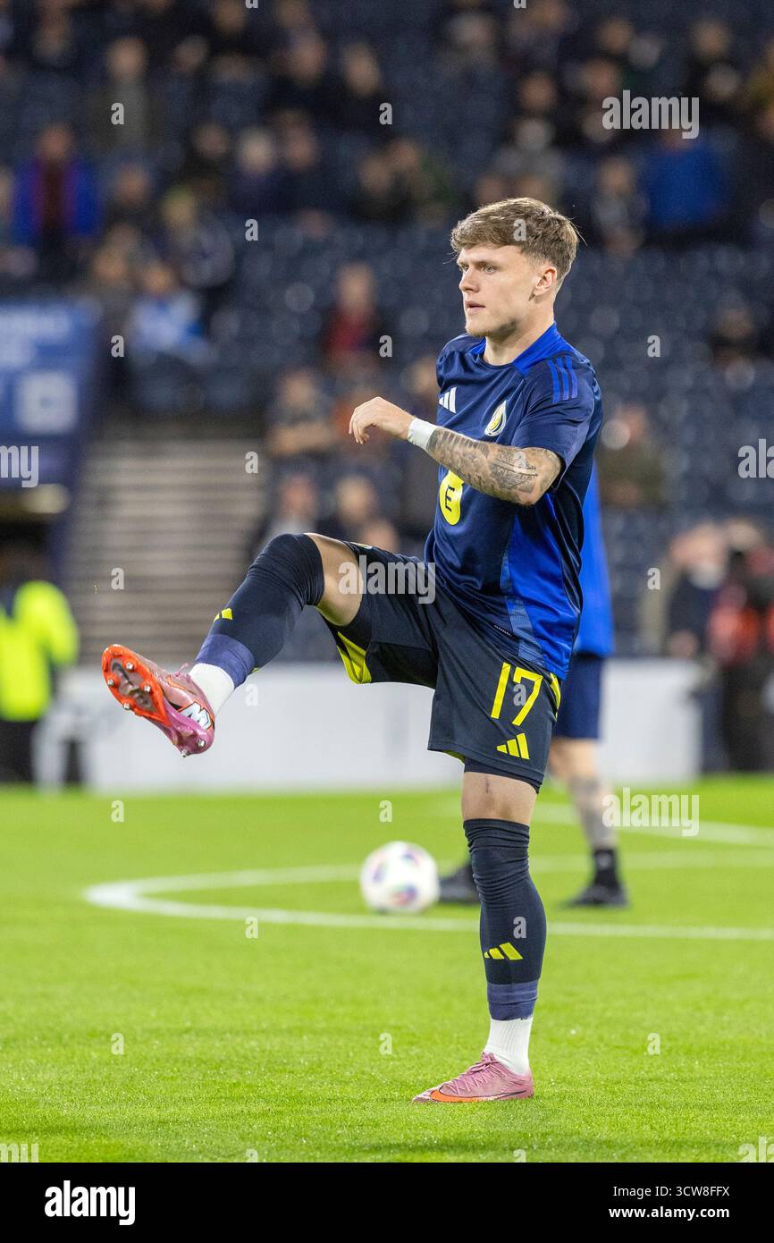 Ben Gannon-Doak, professioneller Fußballspieler, spielt für die schottische Nationalmannschaft. Bild, das während eines Prämatch-Trainings und einer Aufwärmsitzung aufgenommen wurde. Stockfoto
