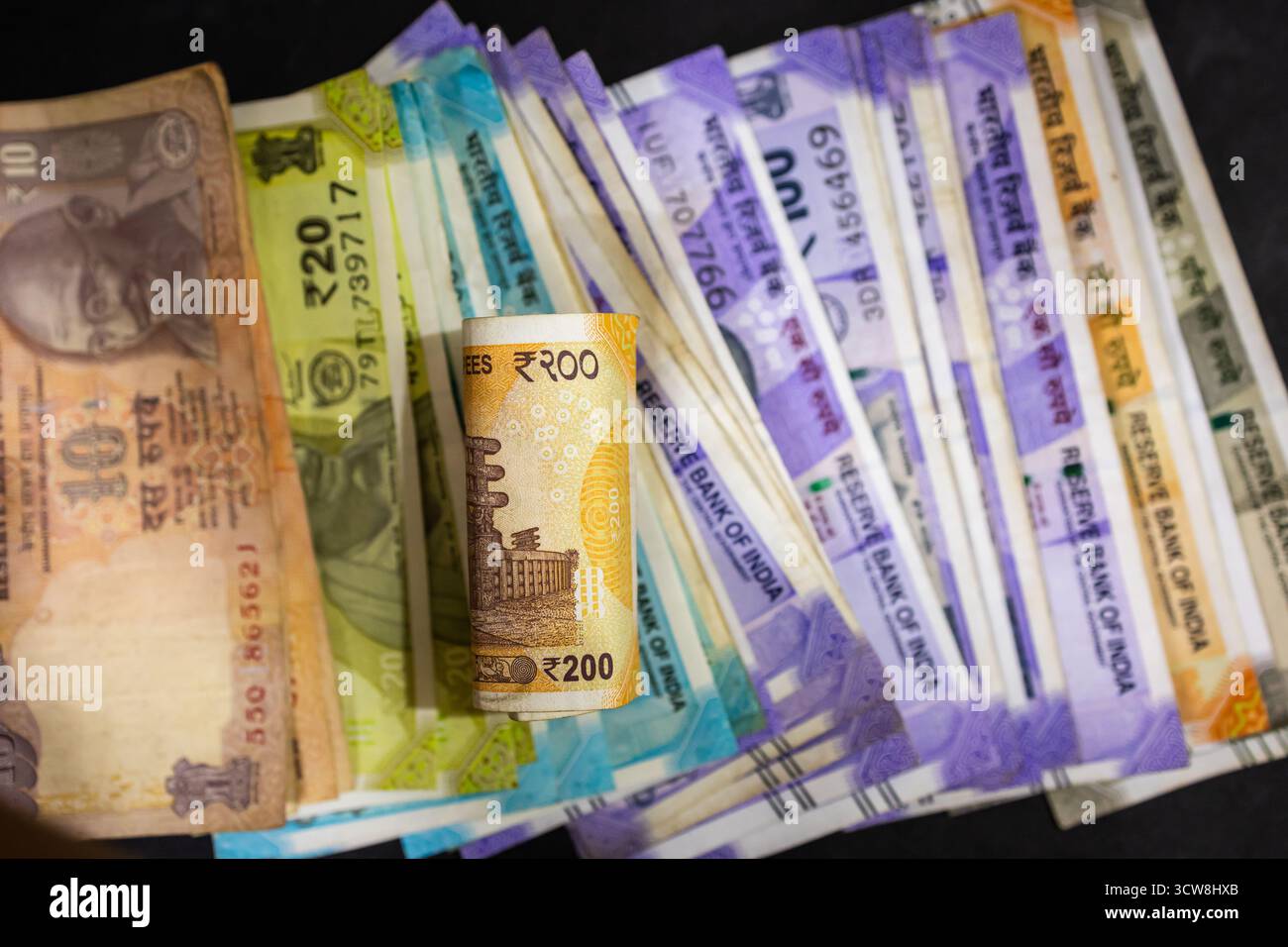 Finanzkonzept, Das Indische Banknoten Für Vermögen Zeigt Stockfoto