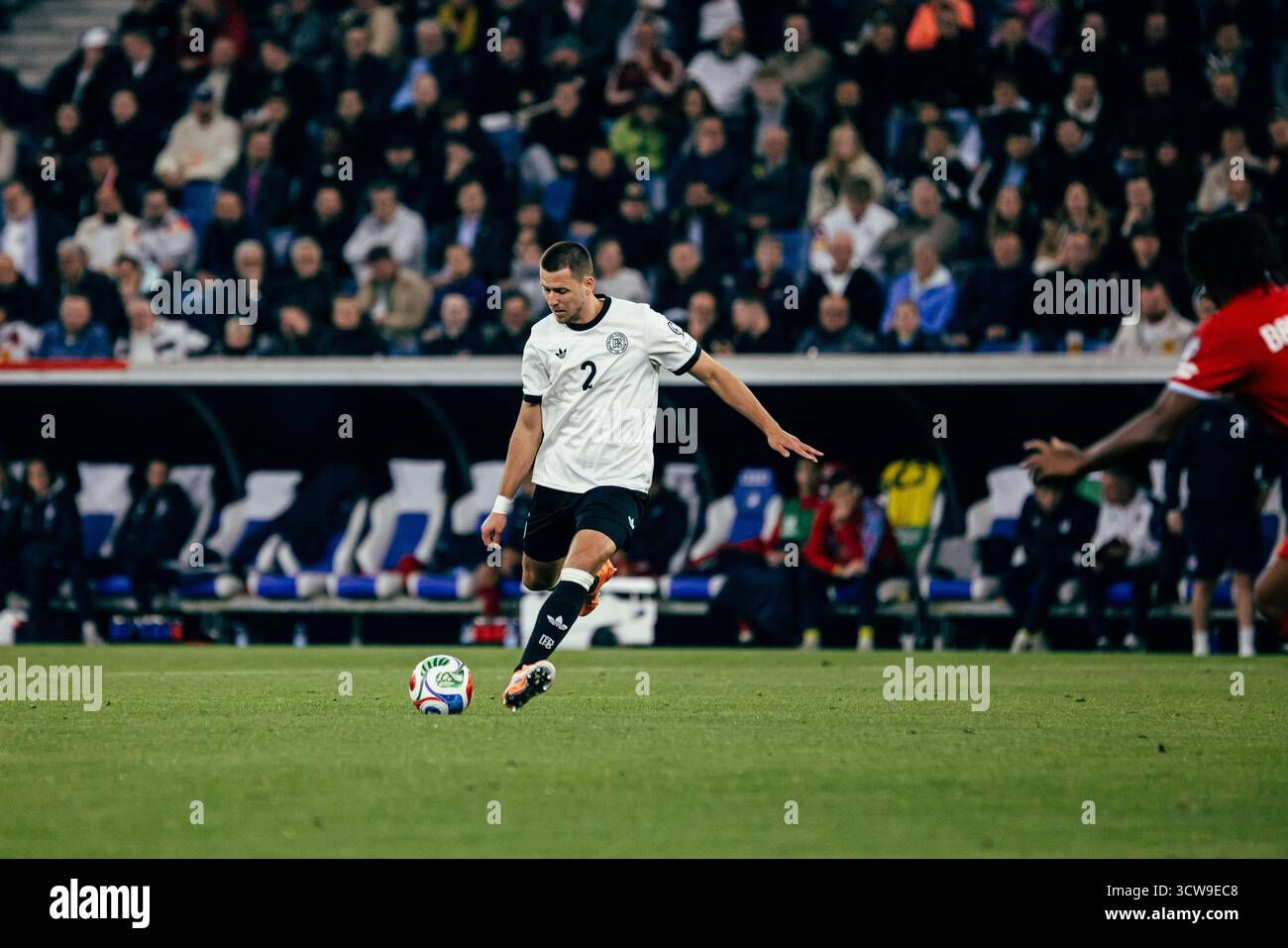 Sinsheim, Deutschland. Oktober 2025. Sinsheim, Deutschland, 10. Oktober 2025 Waldemar Anton (#2 - Deutschland) während des UEFA-Qualifikationsspiels zwischen Deutschland und Luxemburg in der PreZero Arena in Sinsheim. (Gabor Baumgarten/SPP) Credit: SPP Sport Press Photo. /Alamy Live News Stockfoto