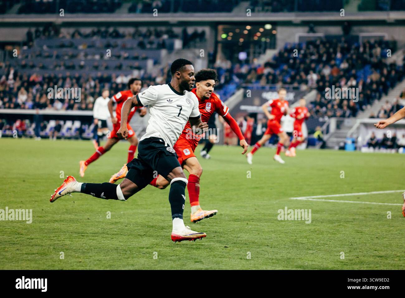 Sinsheim, Deutschland. Oktober 2025. Sinsheim, Deutschland, 10. Oktober 2025 Ridle Baku (#7 - Deutschland) während des UEFA-Qualifikationsspiels zwischen Deutschland und Luxemburg in der PreZero Arena in Sinsheim. (Gabor Baumgarten/SPP) Credit: SPP Sport Press Photo. /Alamy Live News Stockfoto