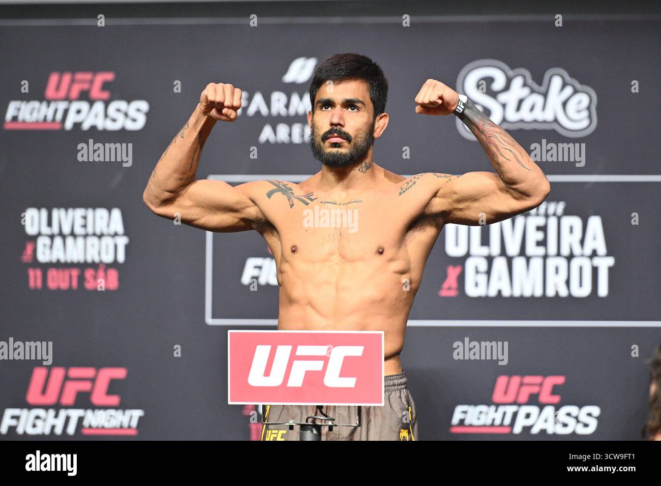 Rio De Janeiro, Brasilien. Oktober 2025. RIO DE JANEIRO, RJ – 10. OKTOBER: Luan Lacerda posiert während der UFC Fight Night: Oliveira vs Gamrot: Zeremonielles Wiegen in der Farmasi Arena am 10. Oktober 2025 in Rio de Janeiro, RJ, Brasilien. (Foto: Leandro Bernardes/PxImages) Credit: PX Images/Alamy Live News Stockfoto