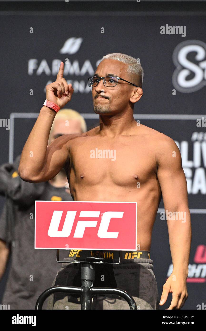 Rio De Janeiro, Brasilien. Oktober 2025. RIO DE JANEIRO, RJ - 10. OKTOBER: Lucas Rocha posiert während der UFC Fight Night: Oliveira vs Gamrot: Zeremonielles Wiegen in der Farmasi Arena am 10. Oktober 2025 in Rio de Janeiro, RJ, Brasilien. (Foto: Leandro Bernardes/PxImages) Credit: PX Images/Alamy Live News Stockfoto