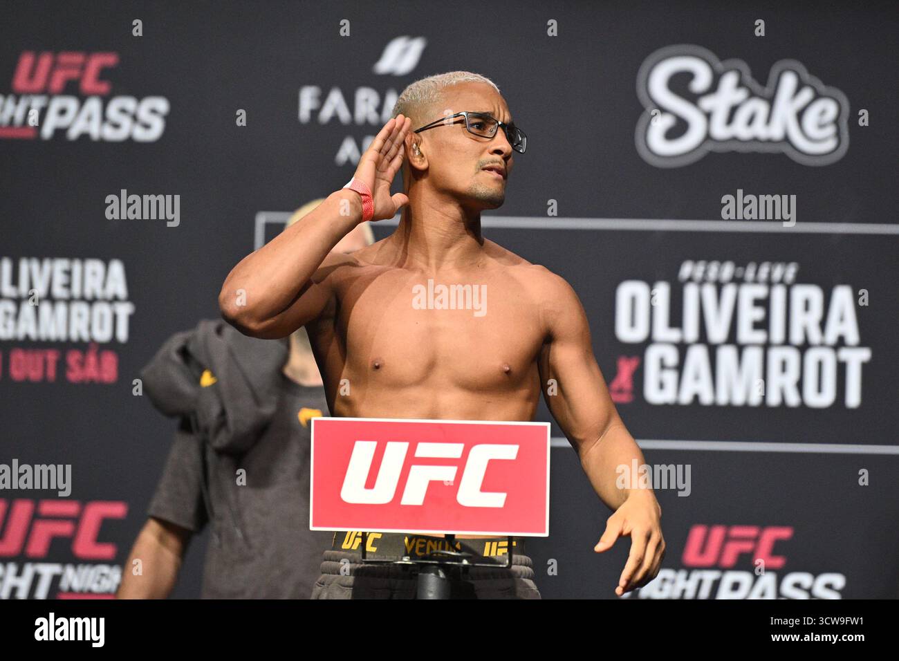 Rio De Janeiro, Brasilien. Oktober 2025. RIO DE JANEIRO, RJ - 10. OKTOBER: Lucas Rocha posiert während der UFC Fight Night: Oliveira vs Gamrot: Zeremonielles Wiegen in der Farmasi Arena am 10. Oktober 2025 in Rio de Janeiro, RJ, Brasilien. (Foto: Leandro Bernardes/PxImages) Credit: PX Images/Alamy Live News Stockfoto