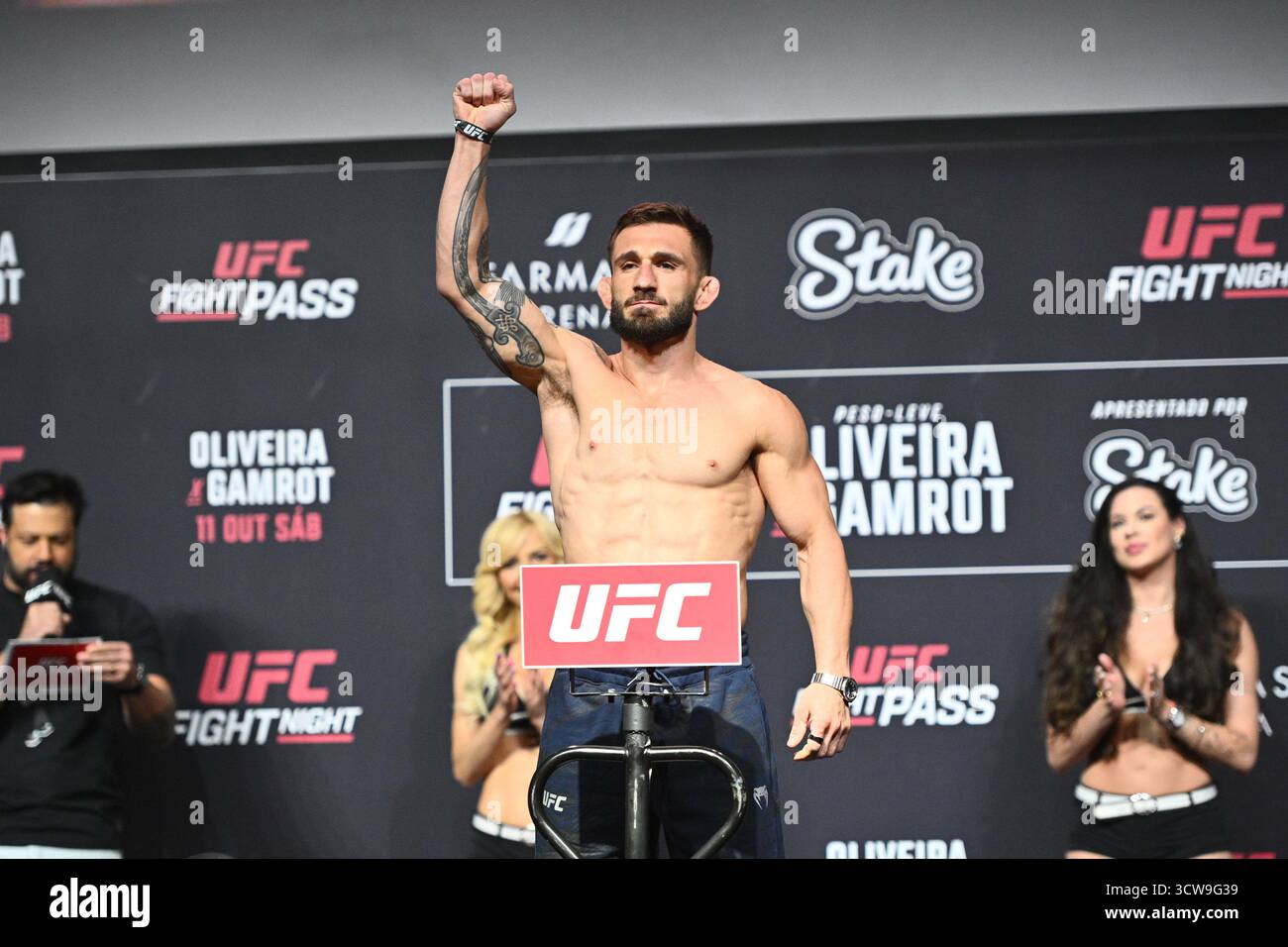 Rio De Janeiro, Brasilien. Oktober 2025. RIO DE JANEIRO, RJ - 10. OKTOBER: KAAN Ofli posiert während der UFC Fight Night: Oliveira vs Gamrot: Zeremonielles Wiegen in der Farmasi Arena am 10. Oktober 2025 in Rio de Janeiro, RJ, Brasilien. (Foto: Leandro Bernardes/PxImages) Credit: PX Images/Alamy Live News Stockfoto