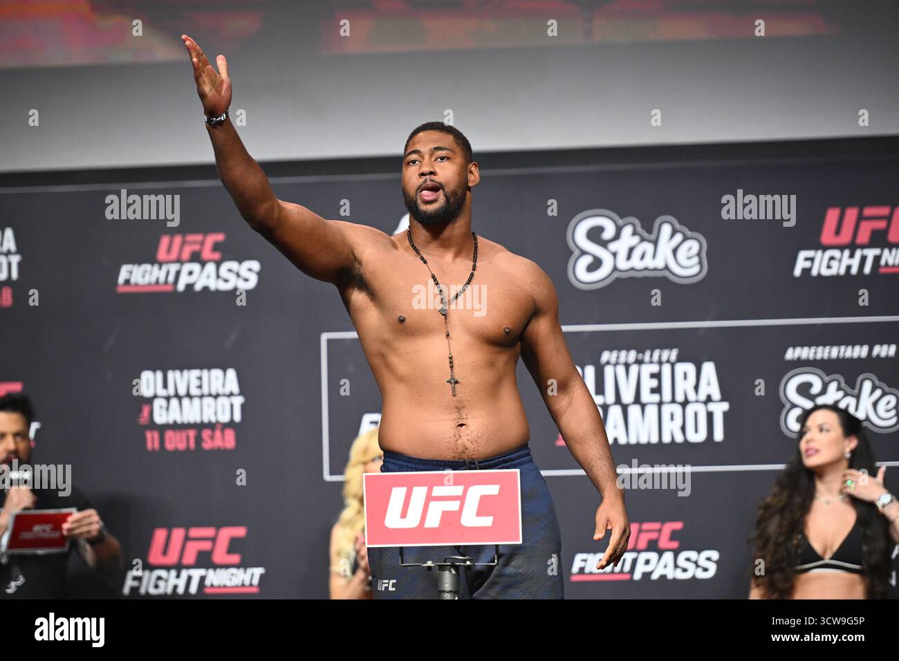 Rio De Janeiro, Brasilien. Oktober 2025. RIO DE JANEIRO, RJ – 10. OKTOBER: Mario Pinto posiert während der UFC Fight Night: Oliveira vs Gamrot: Zeremonielles Wiegen in der Farmasi Arena am 10. Oktober 2025 in Rio de Janeiro, RJ, Brasilien. (Foto: Leandro Bernardes/PxImages) Credit: PX Images/Alamy Live News Stockfoto