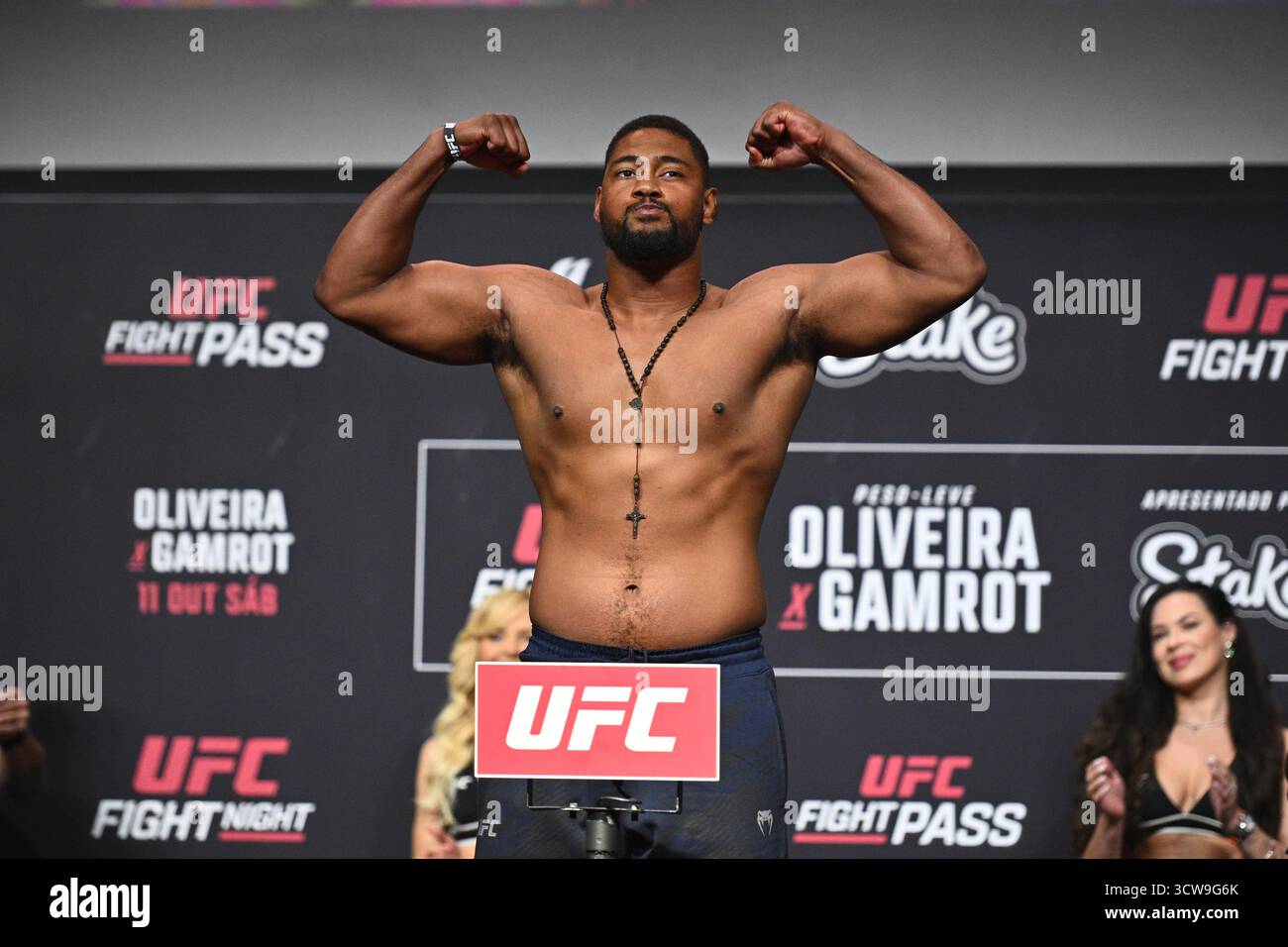 Rio De Janeiro, Brasilien. Oktober 2025. RIO DE JANEIRO, RJ – 10. OKTOBER: Mario Pinto posiert während der UFC Fight Night: Oliveira vs Gamrot: Zeremonielles Wiegen in der Farmasi Arena am 10. Oktober 2025 in Rio de Janeiro, RJ, Brasilien. (Foto: Leandro Bernardes/PxImages) Credit: PX Images/Alamy Live News Stockfoto