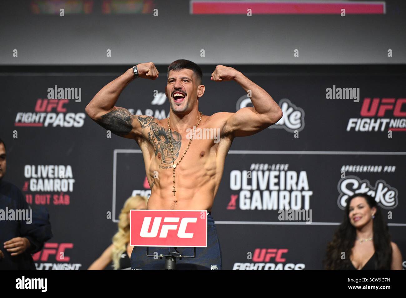 Rio De Janeiro, Brasilien. Oktober 2025. RIO DE JANEIRO, RJ – 10. OKTOBER: Joel Álvarez posiert während der UFC Fight Night: Oliveira vs Gamrot: Zeremonielles Wiegen in der Farmasi Arena am 10. Oktober 2025 in Rio de Janeiro, RJ, Brasilien. (Foto: Leandro Bernardes/PxImages) Credit: PX Images/Alamy Live News Stockfoto