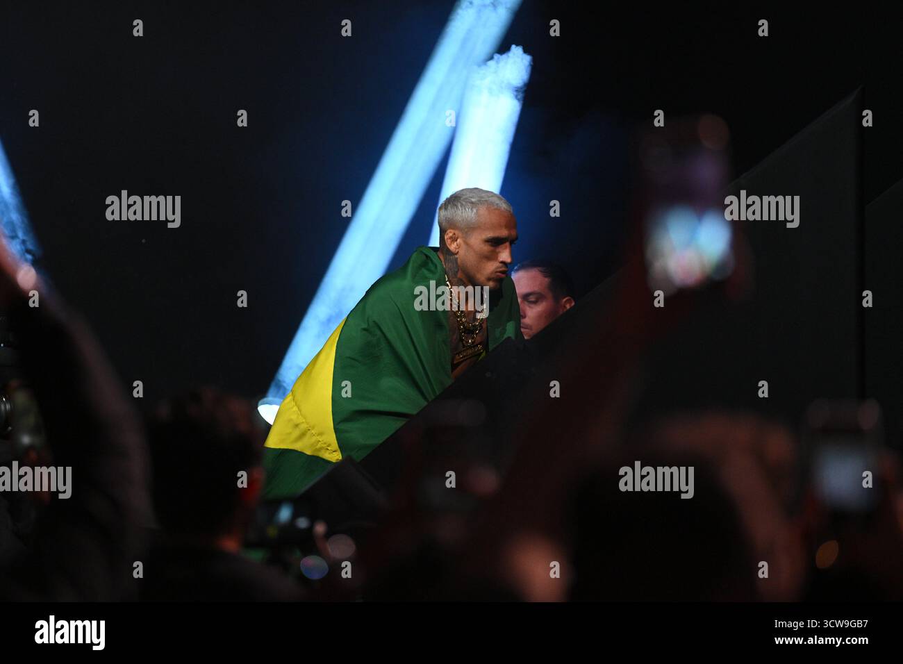 Rio De Janeiro, Brasilien. Oktober 2025. RIO DE JANEIRO, RJ - 10. OKTOBER: Charles Oliveira posiert während der UFC Fight Night: Oliveira vs Gamrot: Zeremonielles Wiegen in der Farmasi Arena am 10. Oktober 2025 in Rio de Janeiro, RJ, Brasilien. (Foto: Leandro Bernardes/PxImages) Credit: PX Images/Alamy Live News Stockfoto