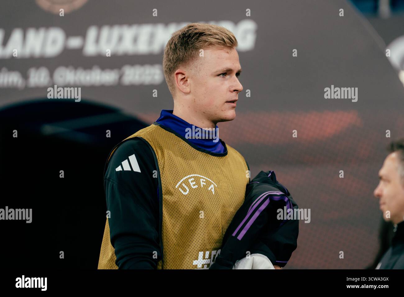 Sinsheim, Deutschland. Oktober 2025. Sinsheim, Deutschland, 10. Oktober 2025 Jonathan Burkardt (#19 - Deutschland), der während des UEFA-Europameisterspiels zwischen Deutschland und Luxemburg in der PreZero Arena in Sinsheim ins Feld trat. (Gabor Baumgarten/SPP) Credit: SPP Sport Press Photo. /Alamy Live News Stockfoto