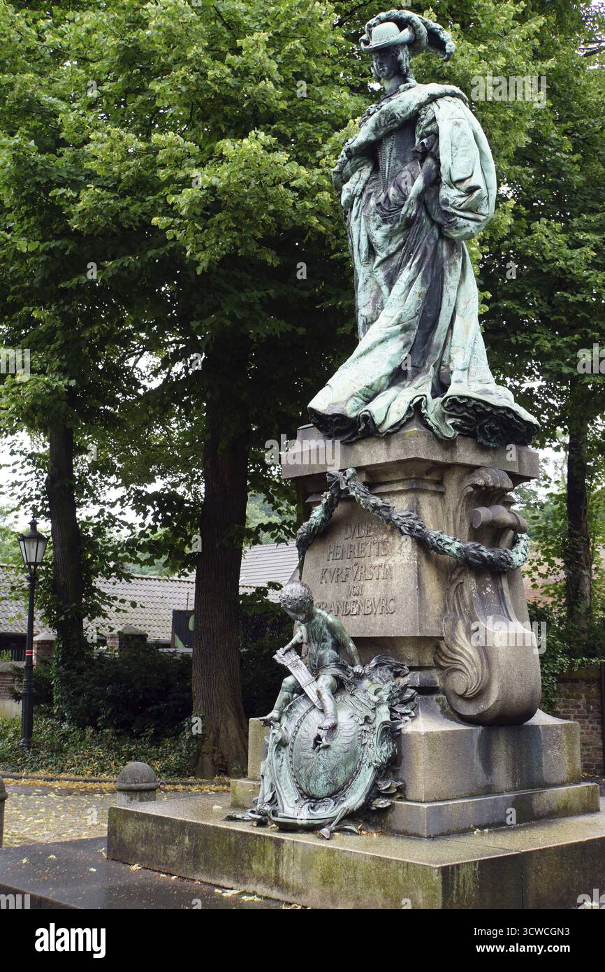 Luise Henriette Kurfürstin von Brandenburg-Denkmal vor Schloss Moers, Moers, Nordrhein-Westfalen Stockfoto