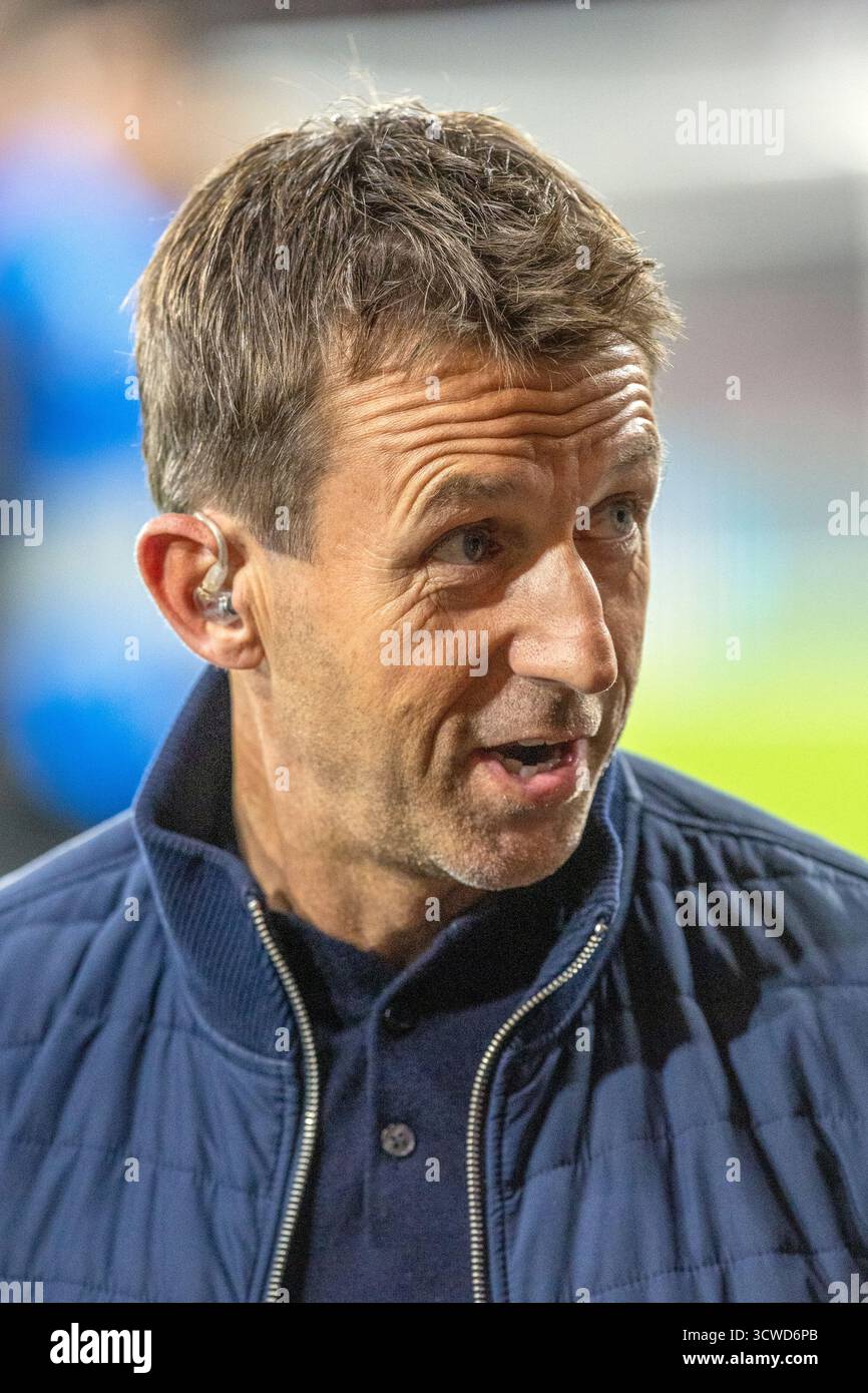 Neil McCann, ehemaliger Fußballspieler und derzeit als tv-Experte tätig. Aufgenommen im Hampden Park, Glasgow während eines schottischen Länderspiels. Stockfoto