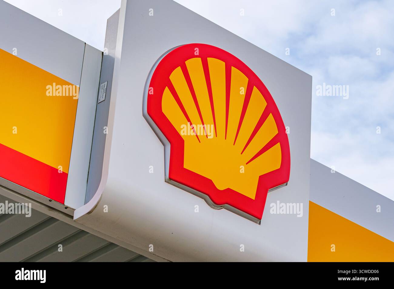 Shell Öl- und Gasunternehmen Logo an der Tankstelle Stockfoto