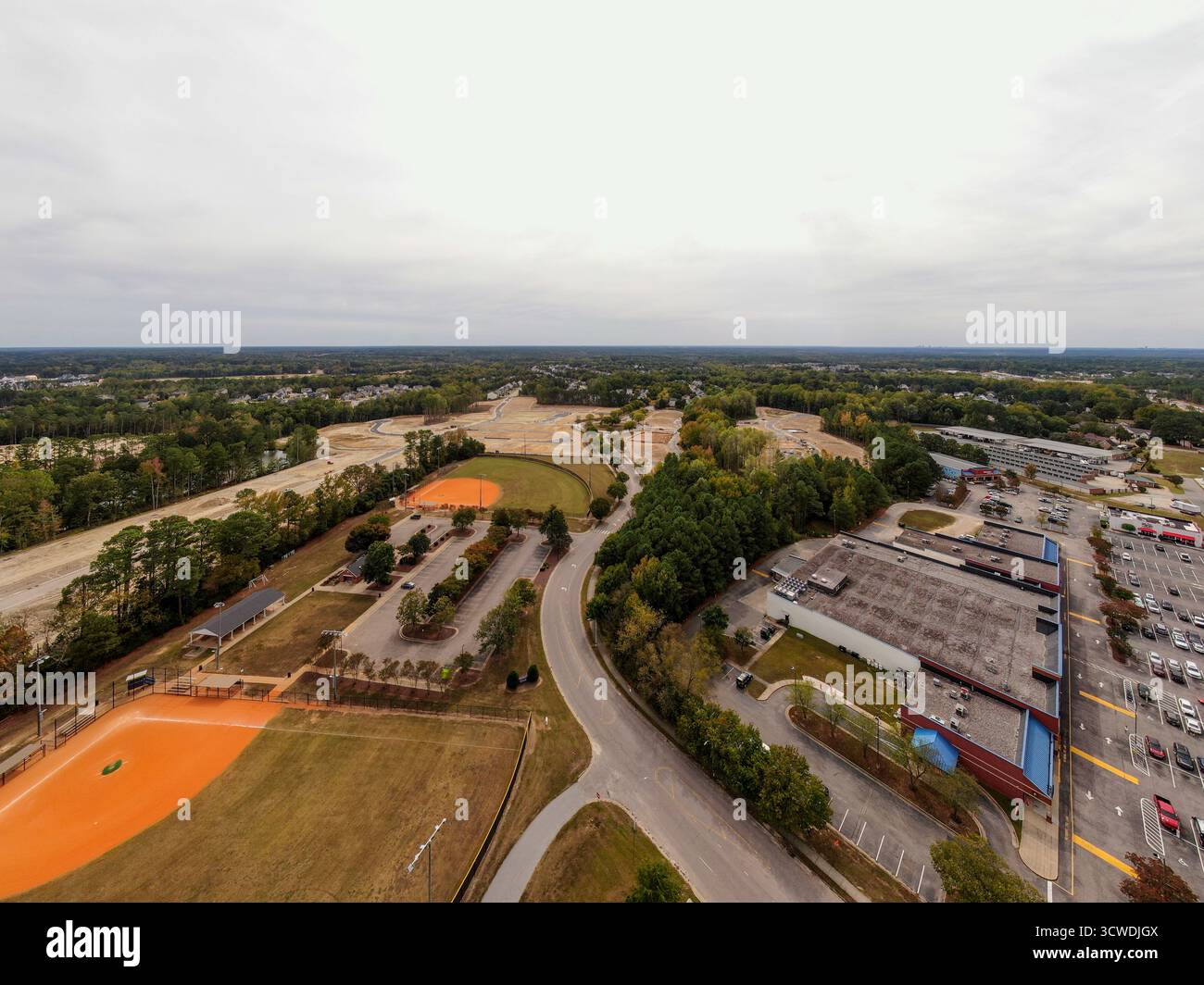 Drone View von Downtown Rolesville North Carolina und Umgebung Stockfoto