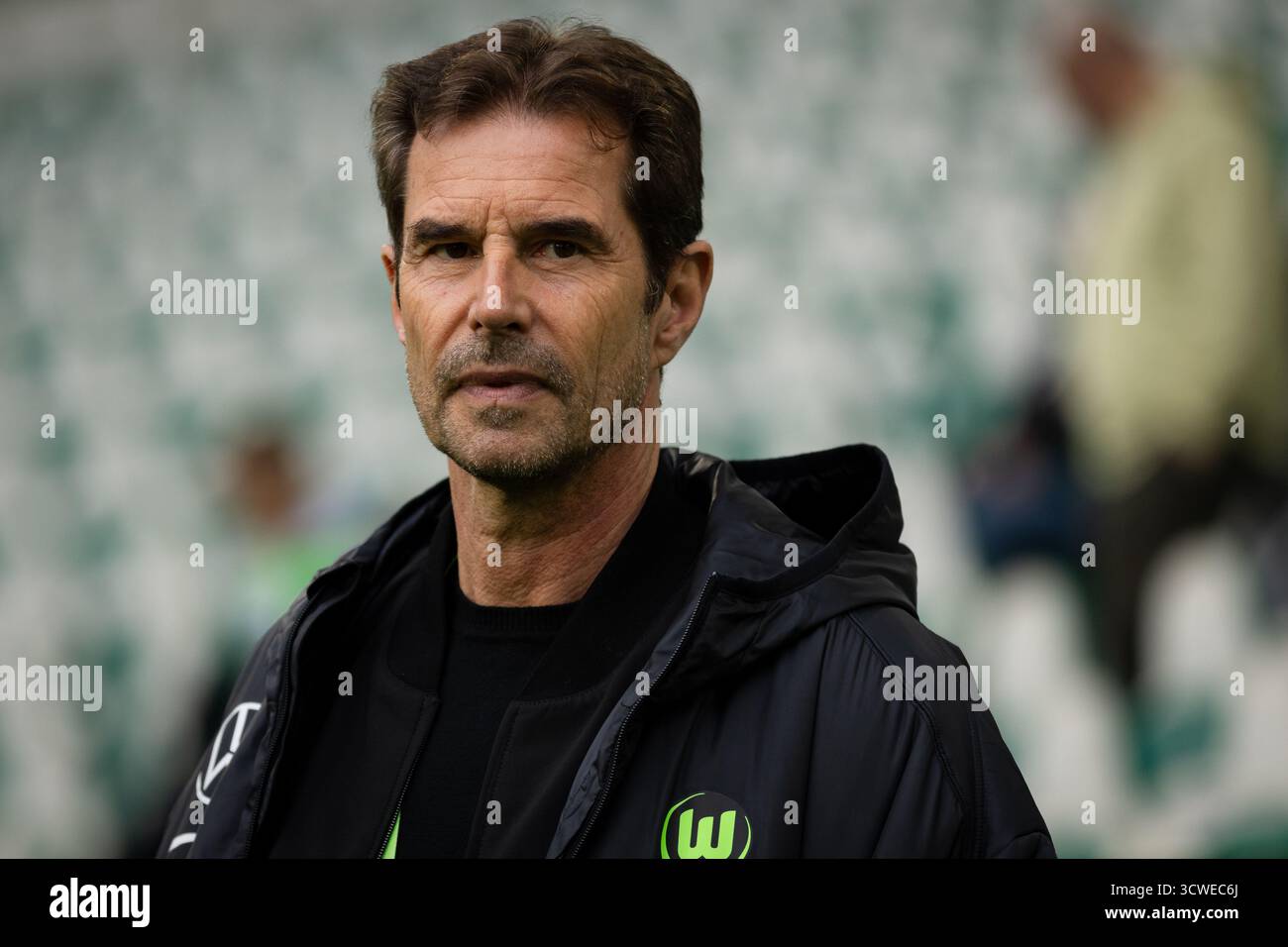Wolfsburg, Deutschland. Oktober 2025. Sportdirektor Ralf Kellermann von Wolfsburger Frauen beim Frauen-Bundesliga-Spiel zwischen Wolfsburg und FC Bayern München in der Volkswagen Arena in Wolfsburg zu sehen. Quelle: Gonzales Photo/Alamy Live News Stockfoto