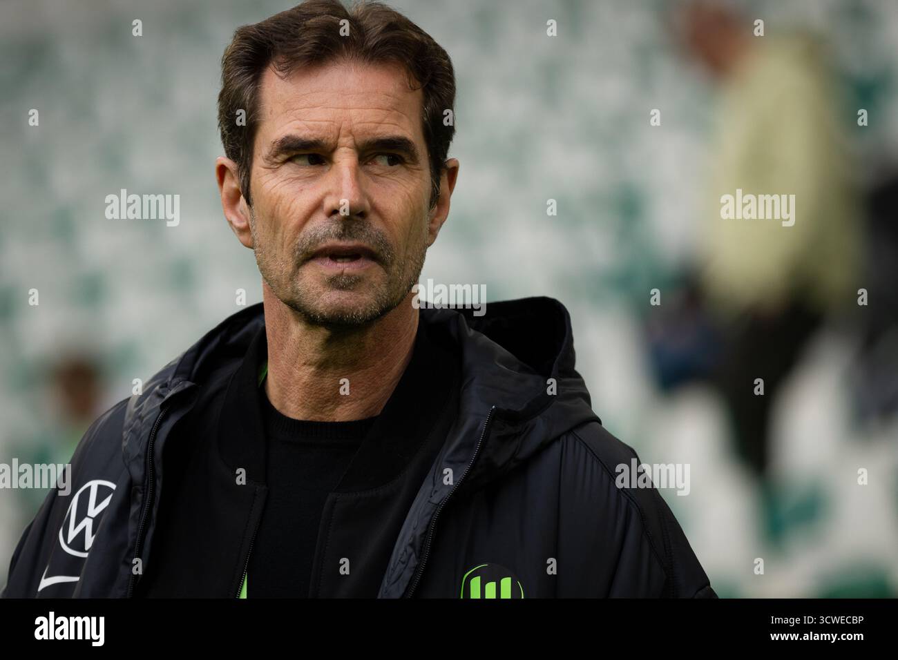 Wolfsburg, Deutschland. Oktober 2025. Sportdirektor Ralf Kellermann von Wolfsburger Frauen beim Frauen-Bundesliga-Spiel zwischen Wolfsburg und FC Bayern München in der Volkswagen Arena in Wolfsburg zu sehen. Quelle: Gonzales Photo/Alamy Live News Stockfoto