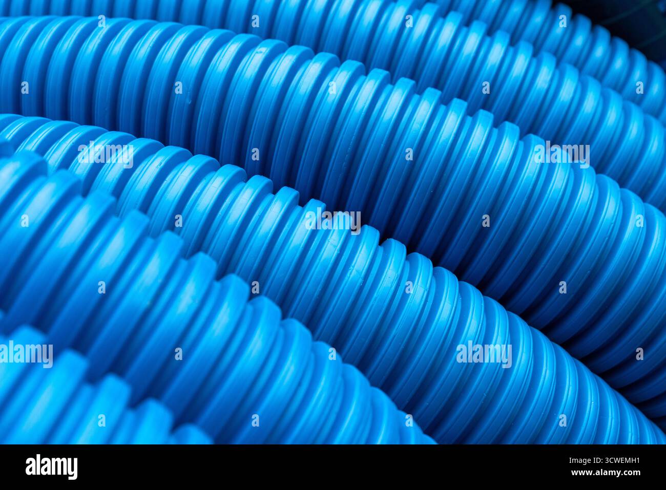 Nahaufnahme blauer Rippenrohre Stockfoto