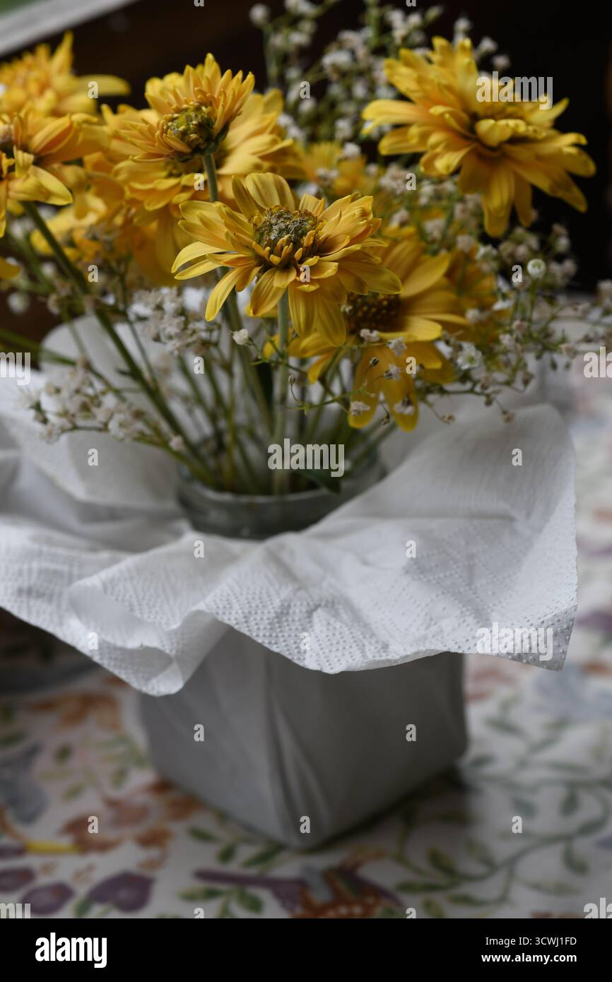 Tabelle-Blumen Stockfoto