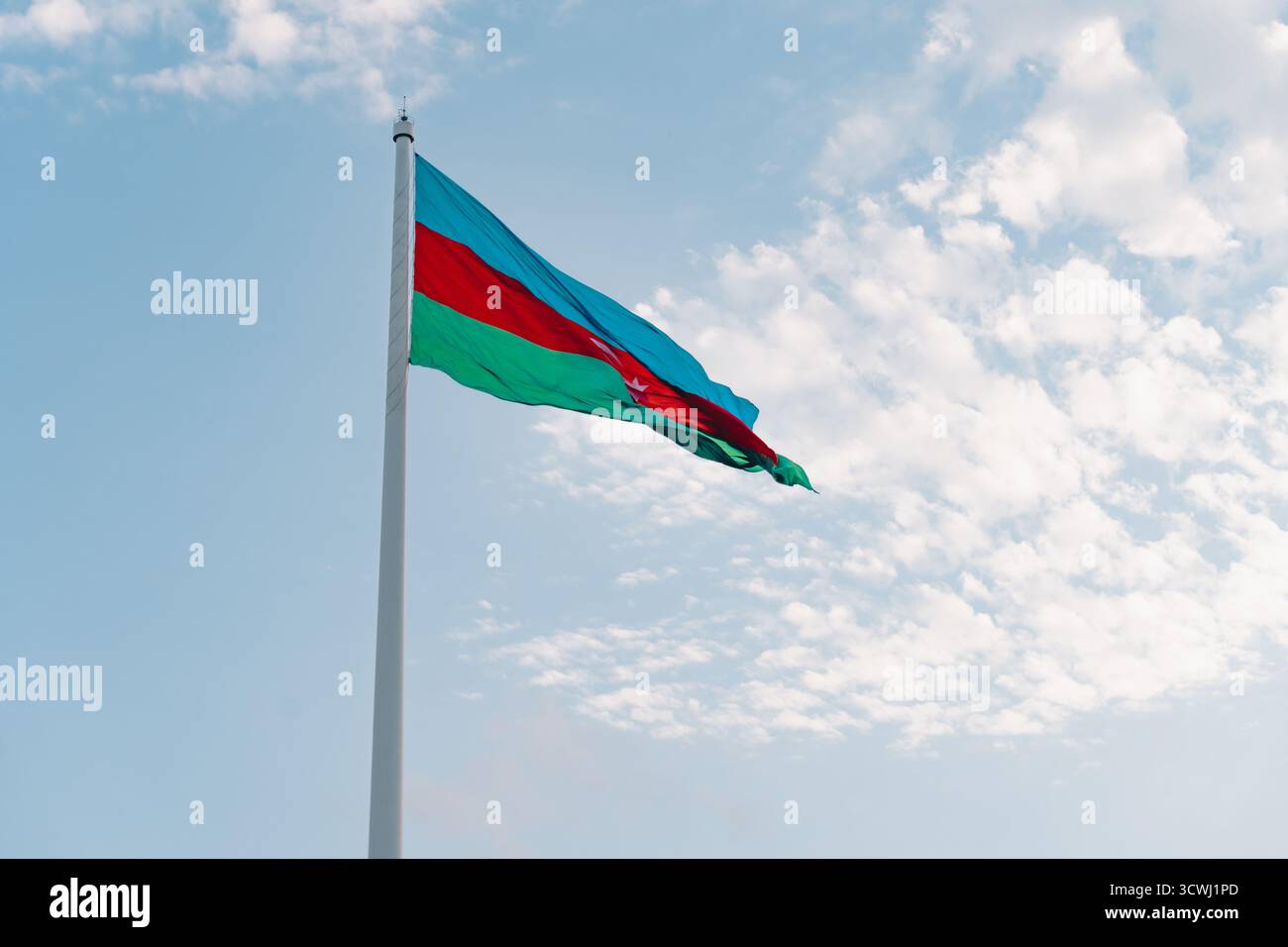 Wehende Flagge von Aserbaidschan. Baku, Aserbaidschan. Stockfoto