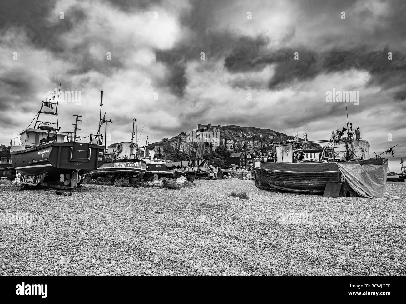Blick auf den Angelhafen von Hastings an einem herbstlich bewölkten Tag Stockfoto
