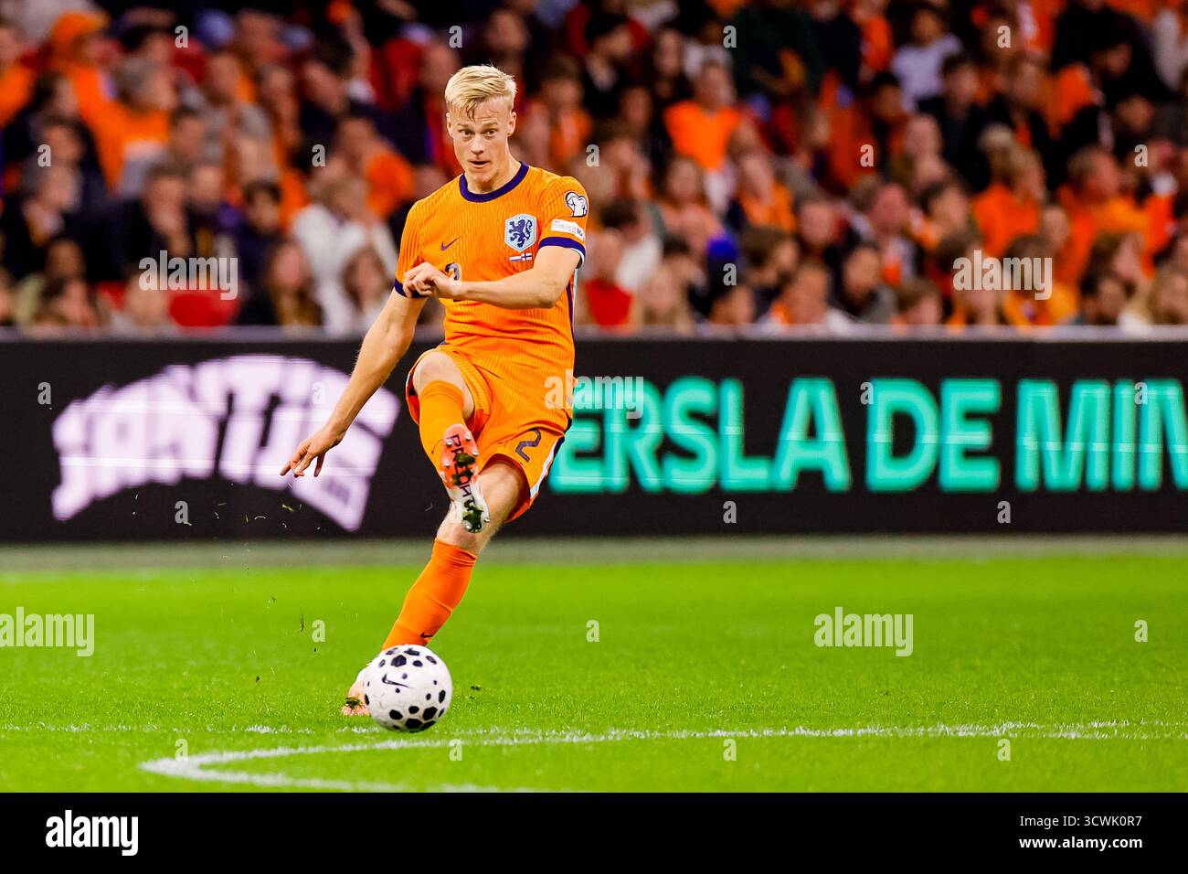 Amsterdam - Jan Paul van Hecke aus den Niederlanden während der europäischen Qualifikationsrunde am Spieltag 8 2025/2026. Das Spiel findet am 12. Oktober 2025 in der Johan Cruyff Arena in Amsterdam statt. (VK Sportphoto/Raymond Smit) Stockfoto