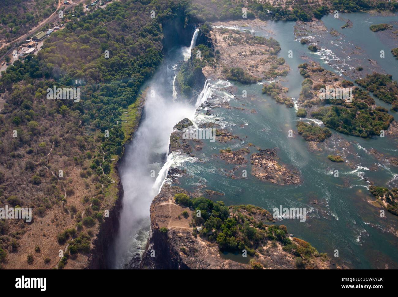 Victoria Falls, ein Blick aus einem Hubschrauber im Dezember, zwischen Simbabwe und Sambia Stockfoto
