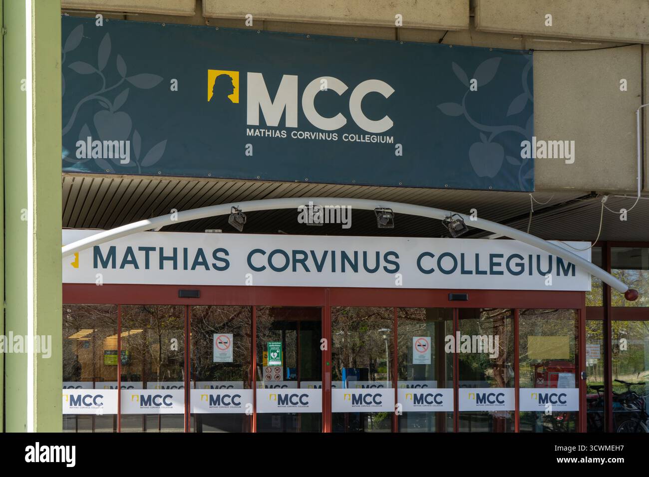 Das Mathias Corvinus Collegium (MCC) in Budapest, weithin als regierungsorientierte Ausbildungs- und Think-Tank-Drehscheibe für Ungarns NER beschrieben. Stockfoto