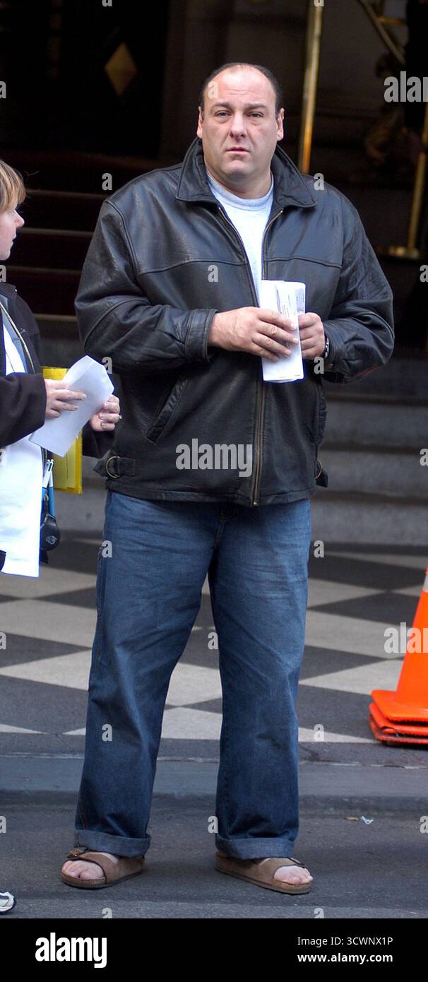 James Gandolfini am Set von "die Sopranos". New York, 16. Oktober 2003 Stockfoto