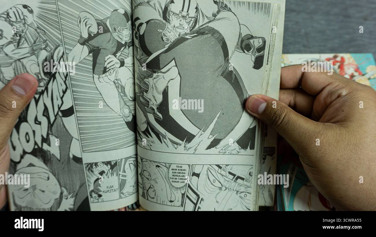 South Kalimantan, Indonesien - 05 17 2025 : Eyeshield 21 Manga wurde im Vorlesegespräch eröffnet und zeigt dynamische American Football Szenen aus diesem energiegeladenen Japaner Stockfoto
