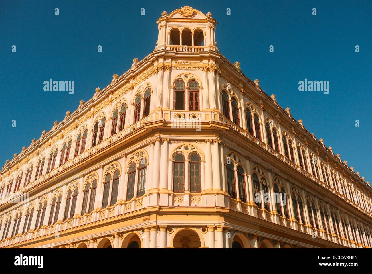 Havanna, Kuba 2024 Apr14 - Architekturporträt von Escuela Nacional de Ballet Fernando Alonso (Kubanische nationale Ballettschule) ein kulturelles Wahrzeichen von m Stockfoto