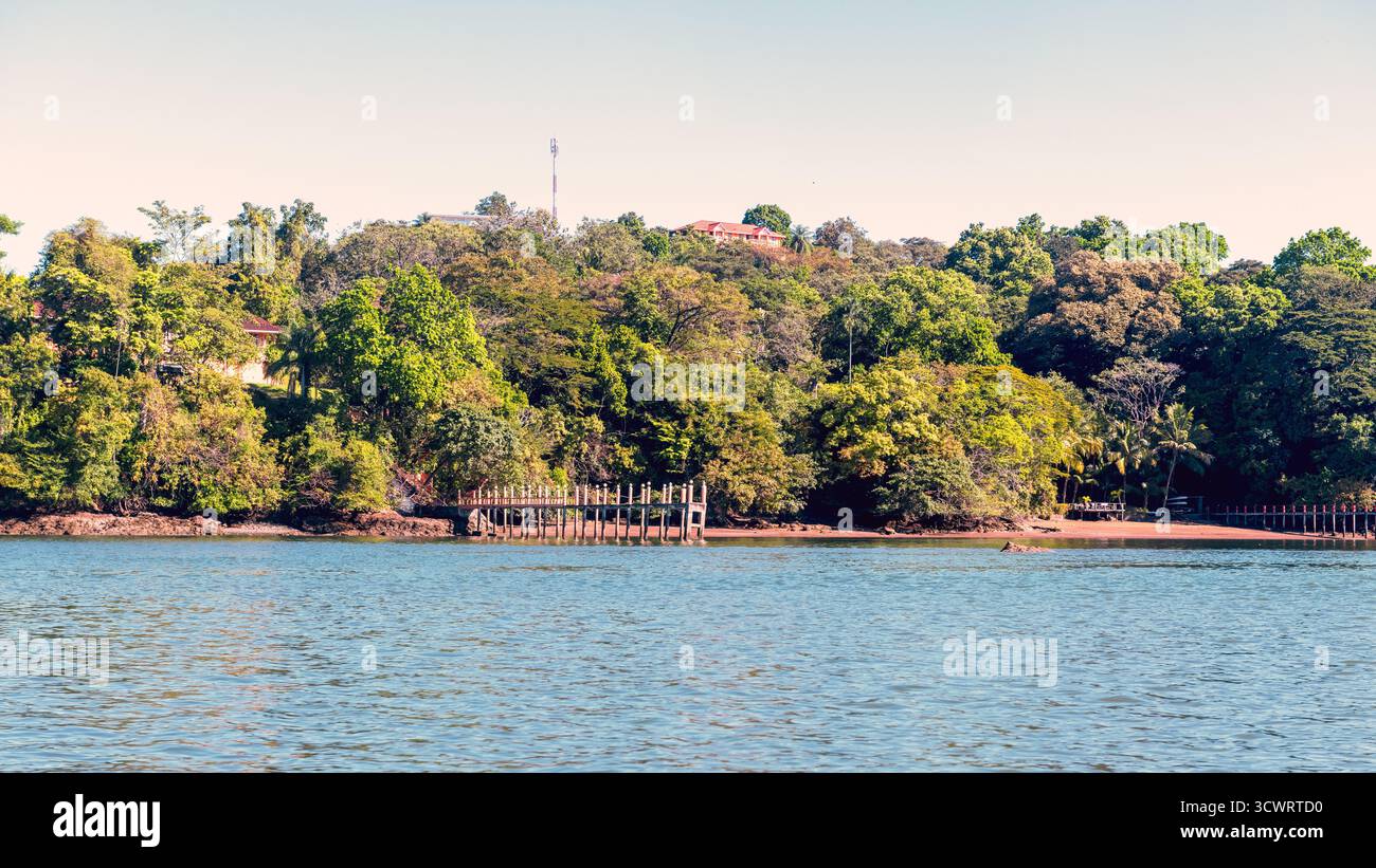 Landschaft an der Küste von Boca Chica in der Provinz Chiriqui, Panama Stockfoto