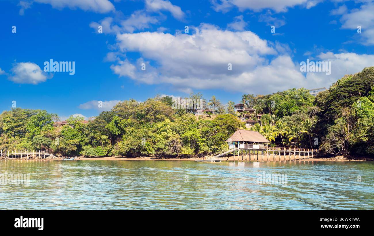 Landschaft an der Küste von Boca Chica in der Provinz Chiriqui, Panama Stockfoto