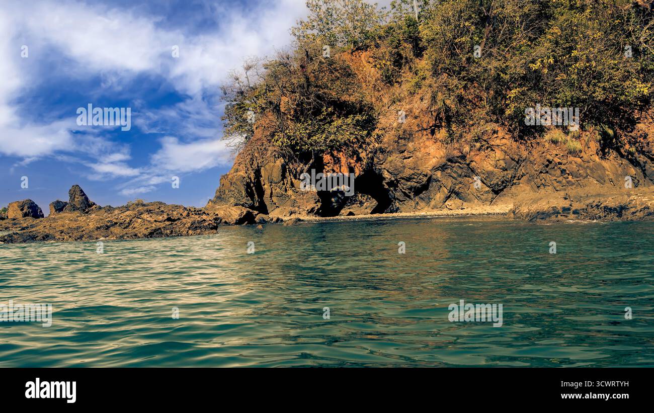 Insellandschaft von der Bootstour um die Inseln in der Nähe von Boca Chica in der Provinz Chiriqui, Panama Stockfoto