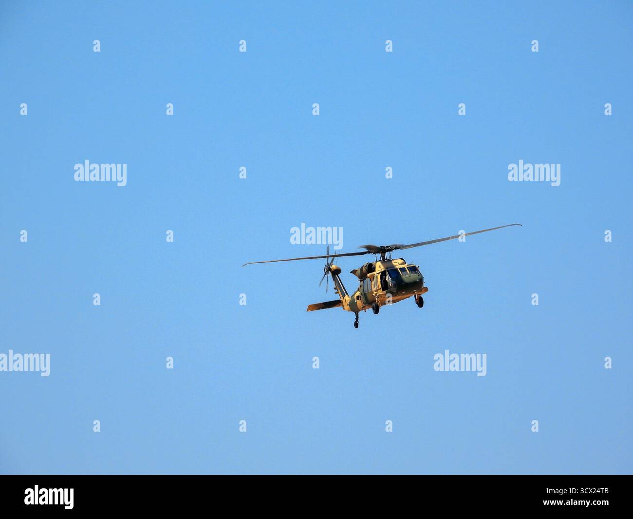 Aqaba, Jordanien: Hubschrauber der jordanischen Streitkräfte (Militärflugschau) Stockfoto
