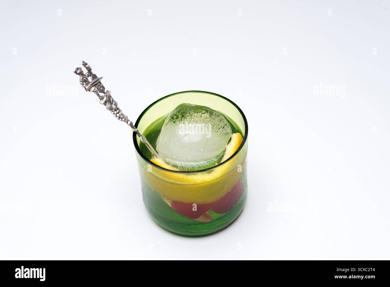 Altmodisch, der klassische Cocktail in der Geschichte, genannt unvergesslich mit Kentucky Bourbon. Stockfoto