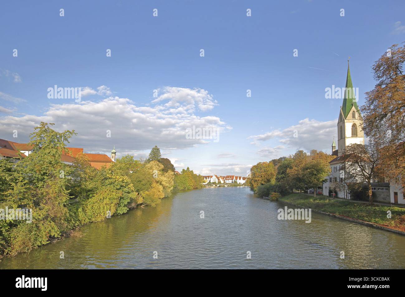 Stiftskirche St. Moriz im Herbst 14. Jahrhundert am Neckar erbaut, Neckarufer, Stadtbild, Flusslandschaft, Rottenburg am Neckar, Neckar Stockfoto