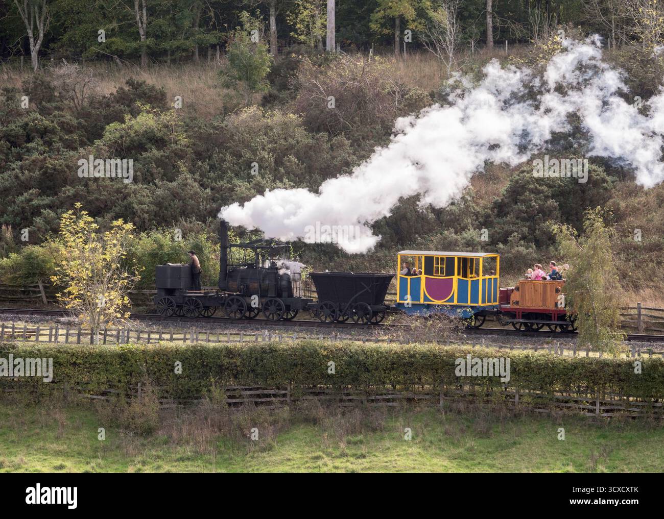 Replik der Puffing Billy Dampflokomotive auf dem Pockerley Waggonway im Beamish Museum in County Durham, England Stockfoto