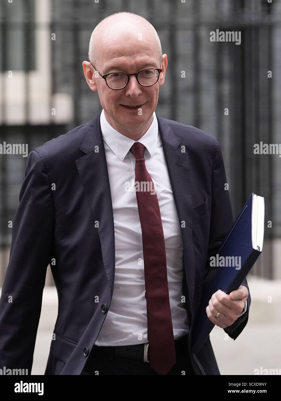 Der Arbeits- und Pensionssekretär Pat McFadden geht nach einer Kabinettssitzung in der Downing Street, London. Bilddatum: Dienstag, 14. Oktober 2025. Stockfoto