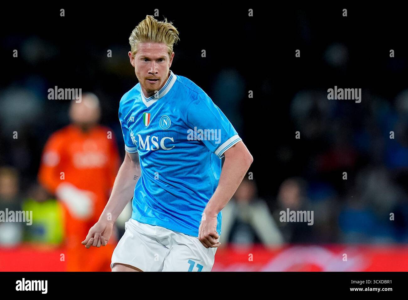 Neapel, Italien. Oktober 2025. Kevin de Bruyne von SSC Napoli sieht sich während der Serie A Enilive zwischen SSC Napoli und Genua CFC am 5. Oktober 2025 im Stadio Diego Armando Maradona in Neapel an Stockfoto Neapel, Italien. Oktober 2025. Kevin de Bruyne von SSC Napoli sieht sich während der Serie A Enilive zwischen SSC Napoli und Genua CFC am 5. Oktober 2025 im Stadio Diego Armando Maradona in Neapel an Stockfoto